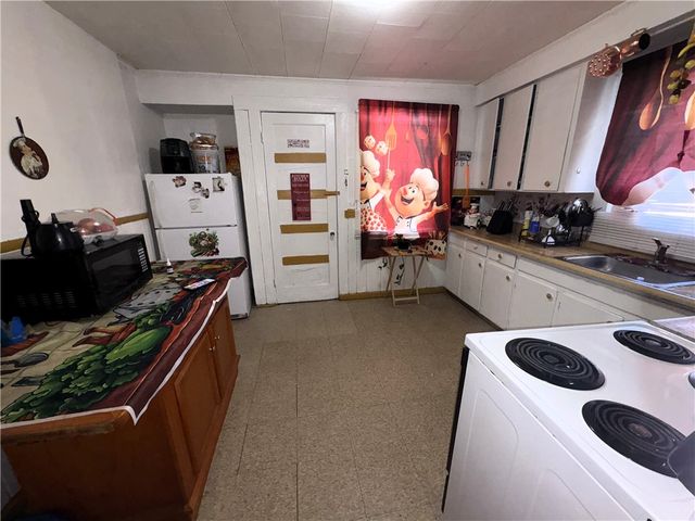 183-185 Baycliff Drive, Rochester, NY 14609