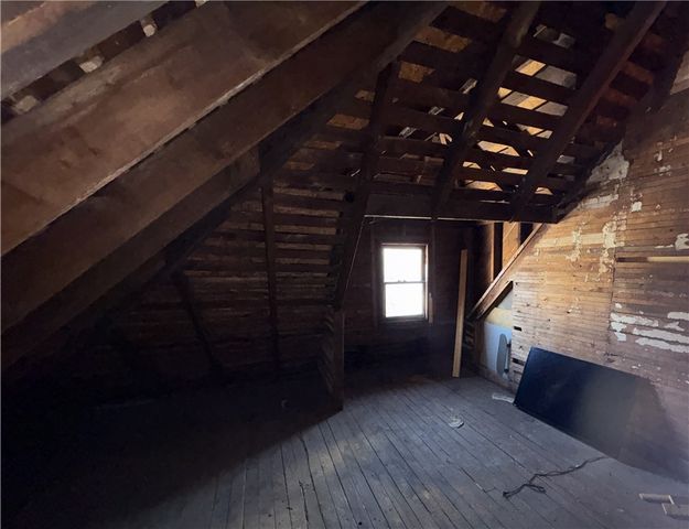 183-185 Baycliff Drive, Rochester, NY 14609