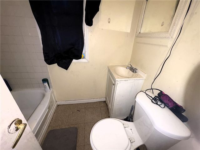 183-185 Baycliff Drive, Rochester, NY 14609