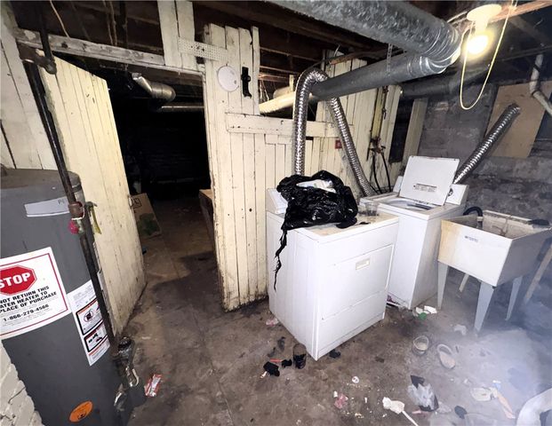 183-185 Baycliff Drive, Rochester, NY 14609