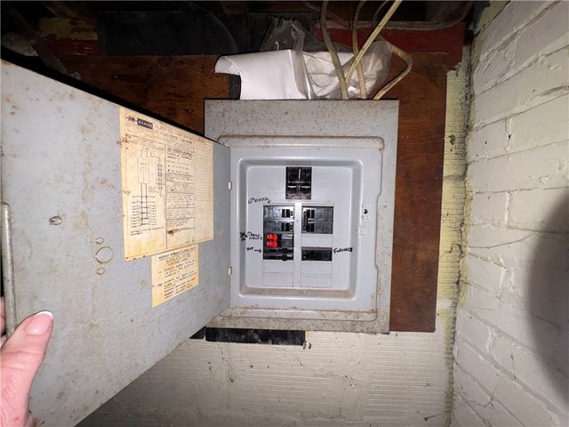 183-185 Baycliff Drive, Rochester, NY 14609