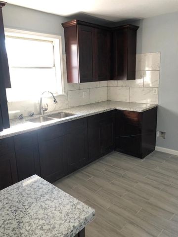 6022 Lyndhurst Drive, Houston, TX 77033