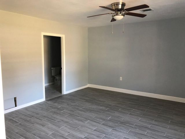 6022 Lyndhurst Drive, Houston, TX 77033