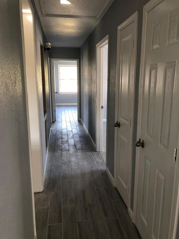 6022 Lyndhurst Drive, Houston, TX 77033