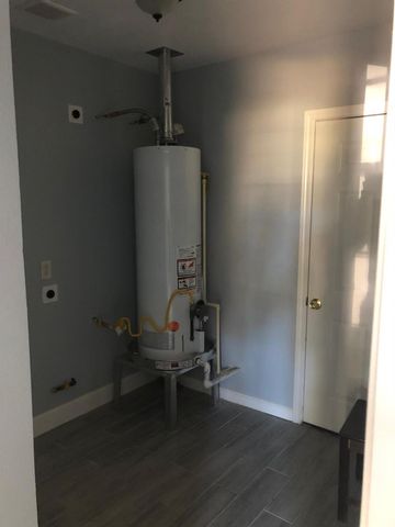 6022 Lyndhurst Drive, Houston, TX 77033