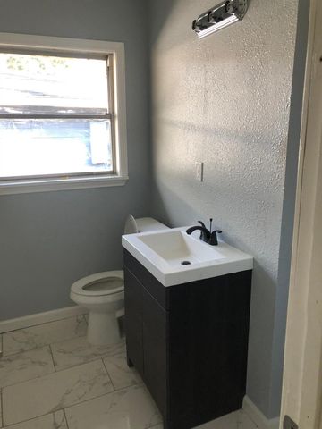 6022 Lyndhurst Drive, Houston, TX 77033