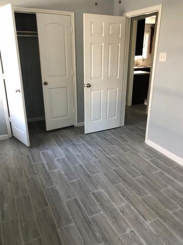 6022 Lyndhurst Drive, Houston, TX 77033