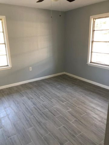 6022 Lyndhurst Drive, Houston, TX 77033