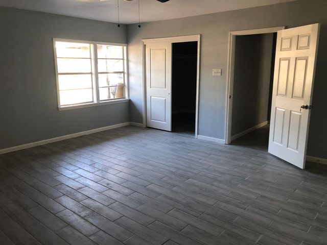 6022 Lyndhurst Drive, Houston, TX 77033