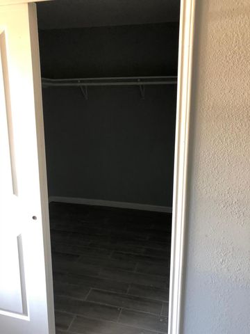 6022 Lyndhurst Drive, Houston, TX 77033