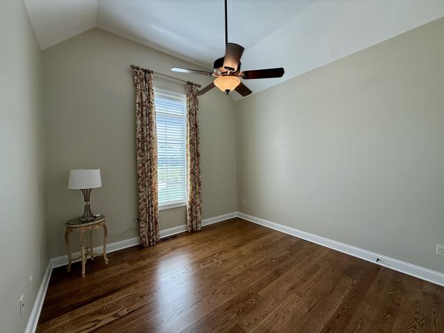 753 Cousins Ct, Bowling Green, KY 42103