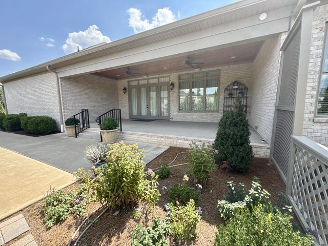 753 Cousins Ct, Bowling Green, KY 42103