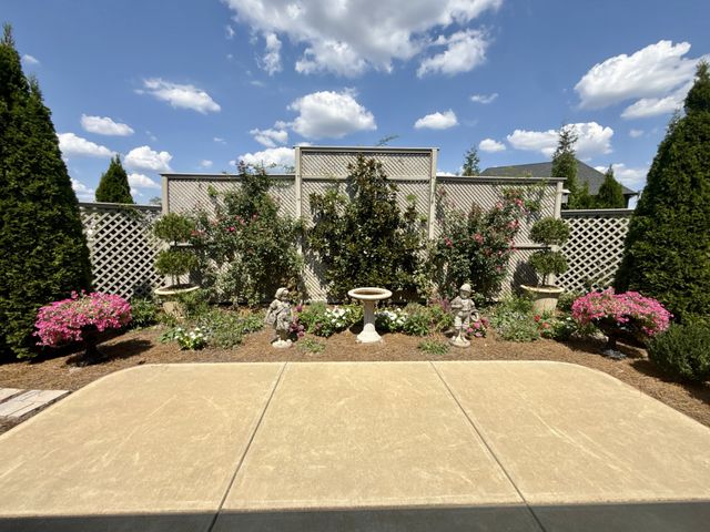 753 Cousins Ct, Bowling Green, KY 42103
