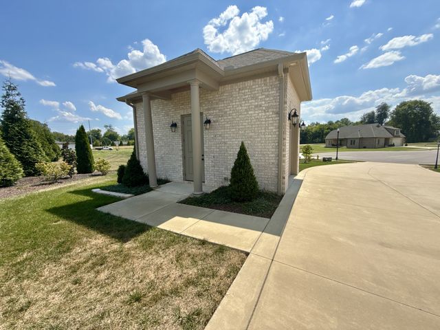 753 Cousins Ct, Bowling Green, KY 42103