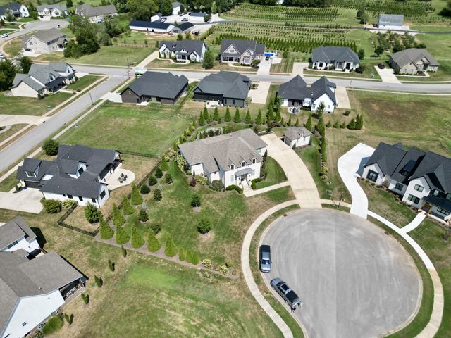753 Cousins Ct, Bowling Green, KY 42103