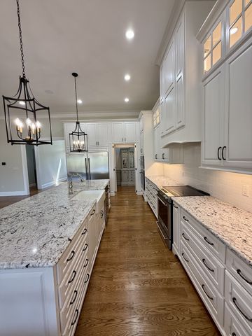 753 Cousins Ct, Bowling Green, KY 42103
