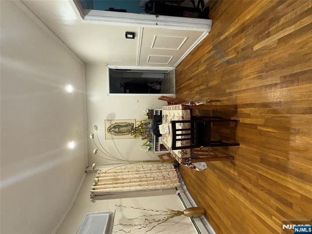 127 Knickerbocker Avenue, Paterson, NJ 07503