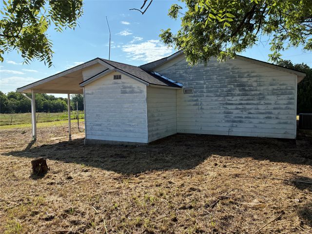 2279 Upper Montague Road, Bowie, TX 76230