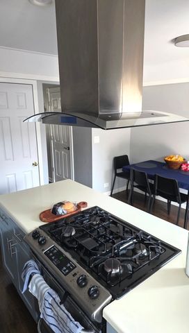 1743 Sessions Walk 1743, Hoffman Estates, IL 60169
