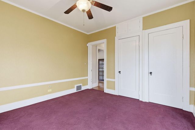 1040 S Roanoke Avenue, Springfield, MO 65807