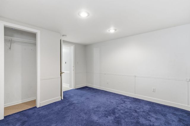 1040 S Roanoke Avenue, Springfield, MO 65807