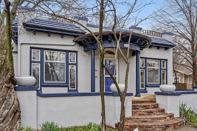 1040 S Roanoke Avenue, Springfield, MO 65807