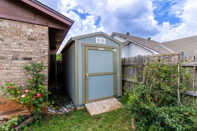 3104 Del Rey Drive, Midwest City, OK 73110