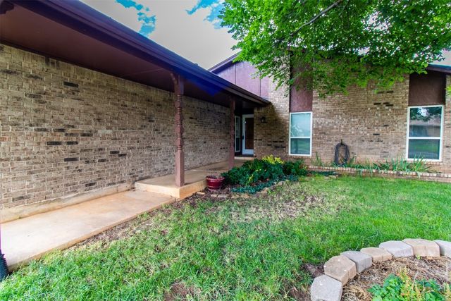 3104 Del Rey Drive, Midwest City, OK 73110