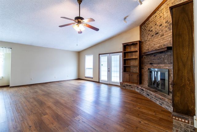 3104 Del Rey Drive, Midwest City, OK 73110