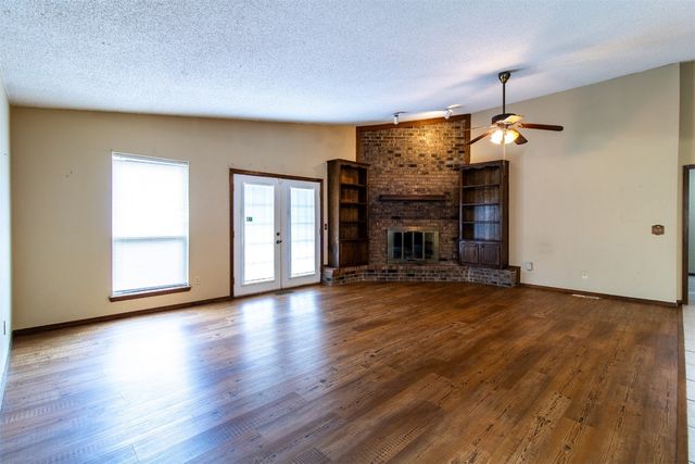 3104 Del Rey Drive, Midwest City, OK 73110