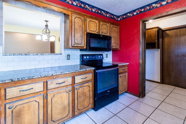 3104 Del Rey Drive, Midwest City, OK 73110