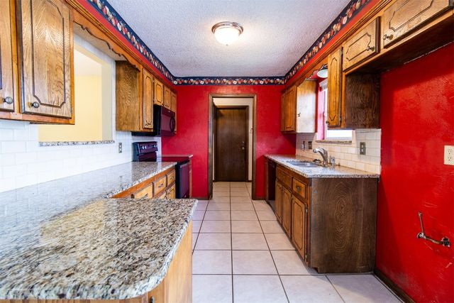 3104 Del Rey Drive, Midwest City, OK 73110