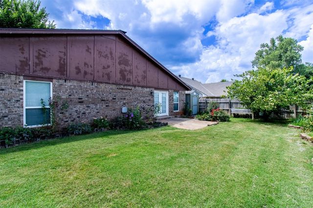 3104 Del Rey Drive, Midwest City, OK 73110