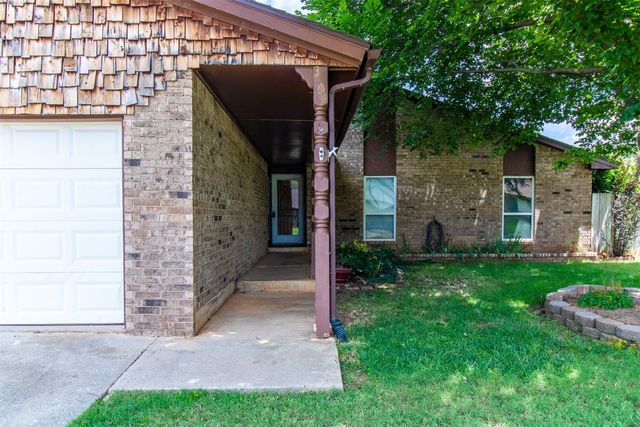 3104 Del Rey Drive, Midwest City, OK 73110