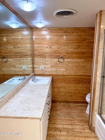 207 W CLARENDON Avenue 17G, Phoenix, AZ 85013