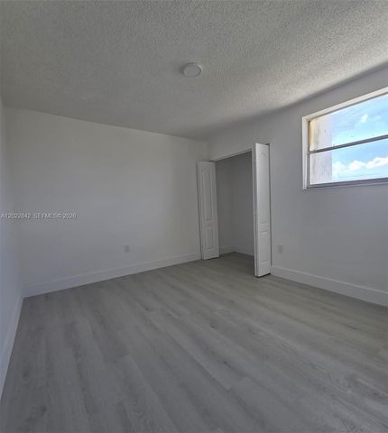 1104 W 44th St 87, Hialeah, FL 33012
