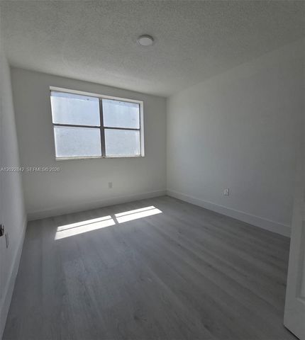 1104 W 44th St 87, Hialeah, FL 33012