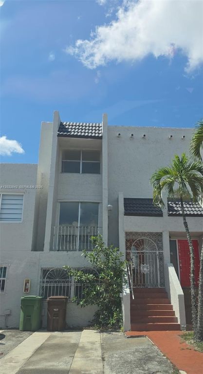 1104 W 44th St 87, Hialeah, FL 33012