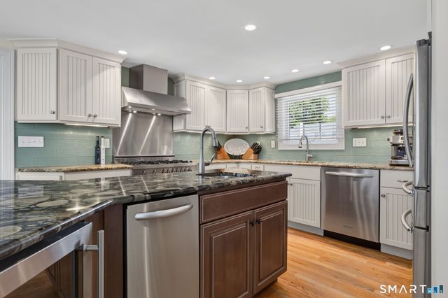 81 Hartford Avenue, Old Saybrook, CT 06475