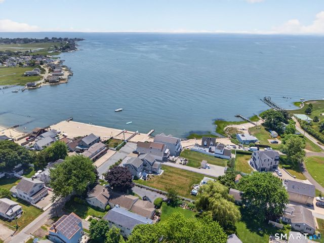 81 Hartford Avenue, Old Saybrook, CT 06475