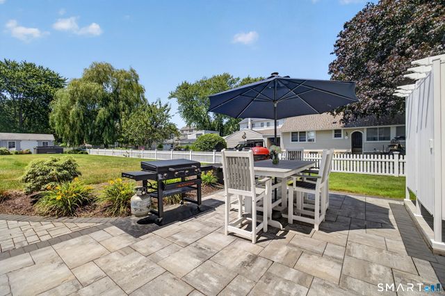 81 Hartford Avenue, Old Saybrook, CT 06475