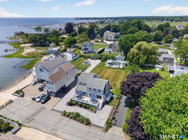81 Hartford Avenue, Old Saybrook, CT 06475