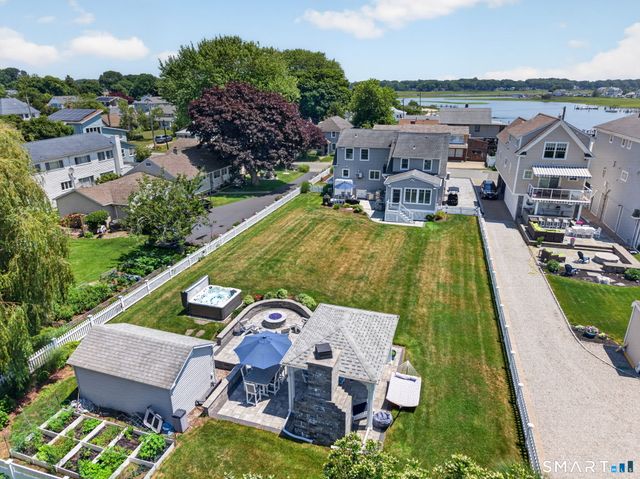81 Hartford Avenue, Old Saybrook, CT 06475
