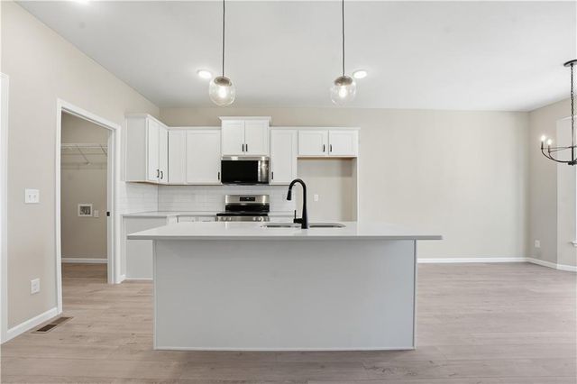 3320 N 109th Terrace, Kansas City, KS 66109