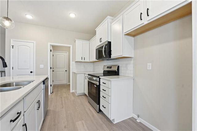 3320 N 109th Terrace, Kansas City, KS 66109