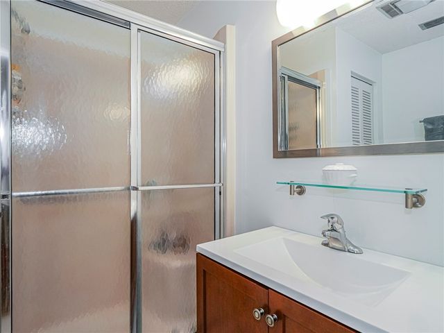 400 18th Street L7, Vero Beach, FL 32960