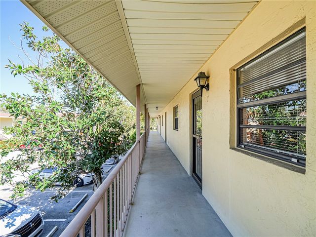 400 18th Street L7, Vero Beach, FL 32960