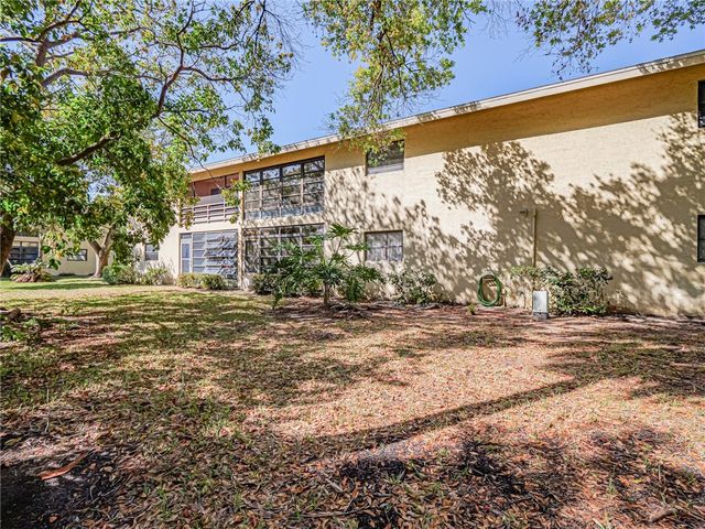 400 18th Street L7, Vero Beach, FL 32960