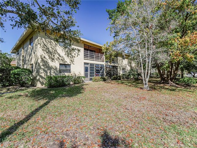 400 18th Street L7, Vero Beach, FL 32960