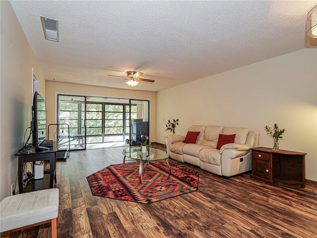 400 18th Street L7, Vero Beach, FL 32960